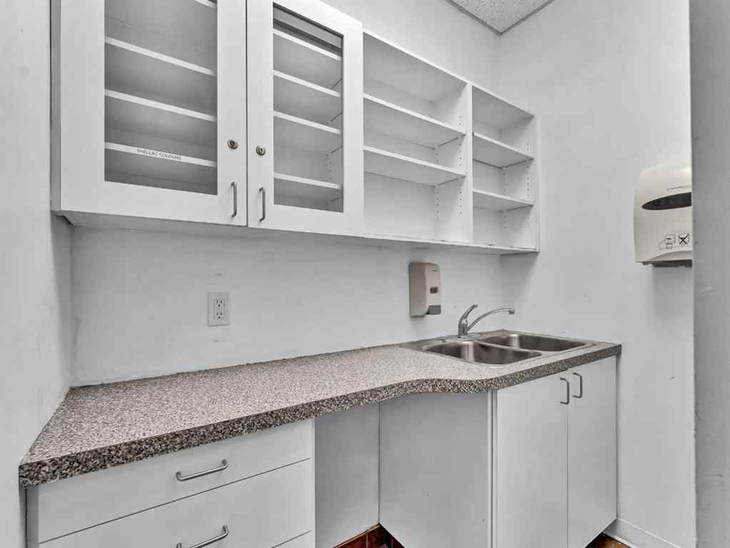MLS® A2218618 - 24 3 Street NE in Riverside Medicine Hat, Commercial