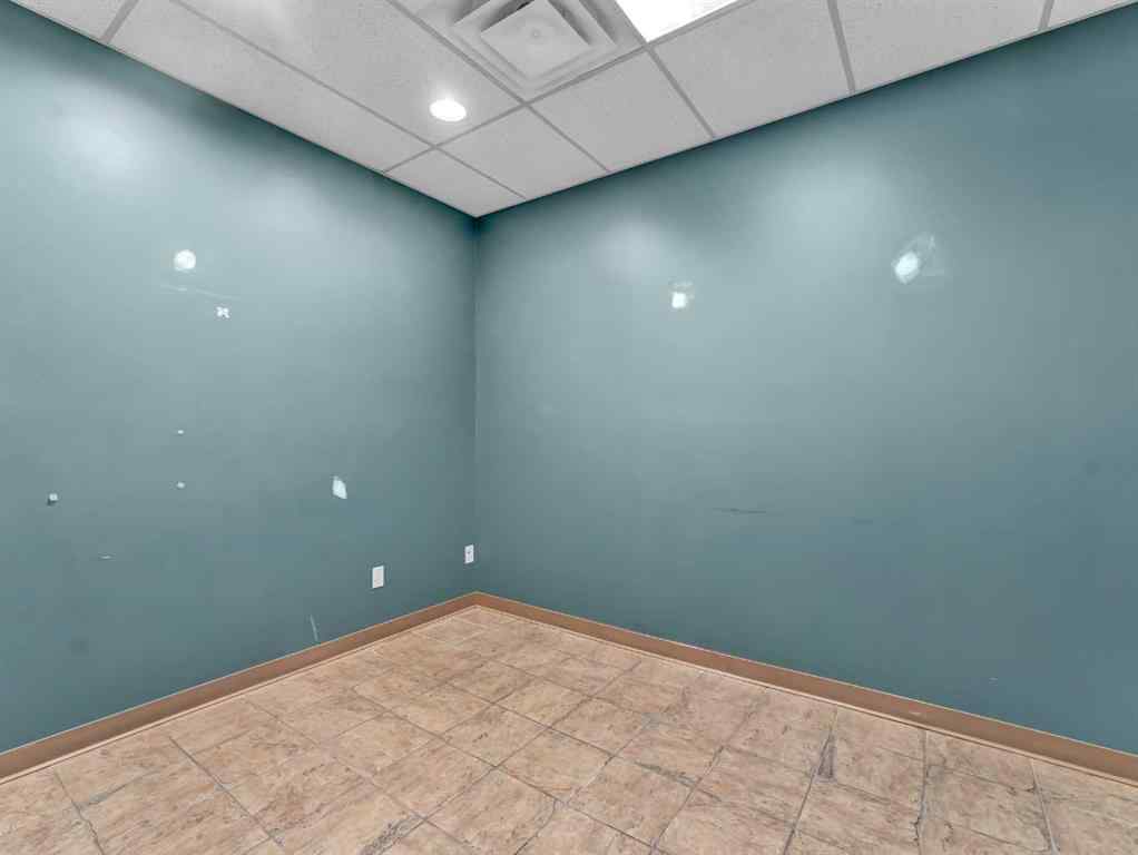 MLS® A2218618 - 24 3 Street NE in Riverside Medicine Hat, Commercial