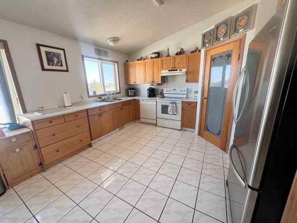 MLS® A2218623 - 5210 57 Street  in West Lloydminster Lloydminster, Residential