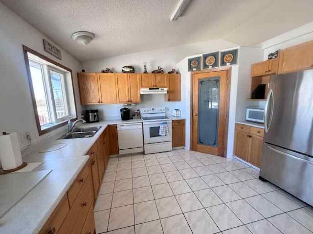 MLS® A2218623 - 5210 57 Street  in West Lloydminster Lloydminster, Residential