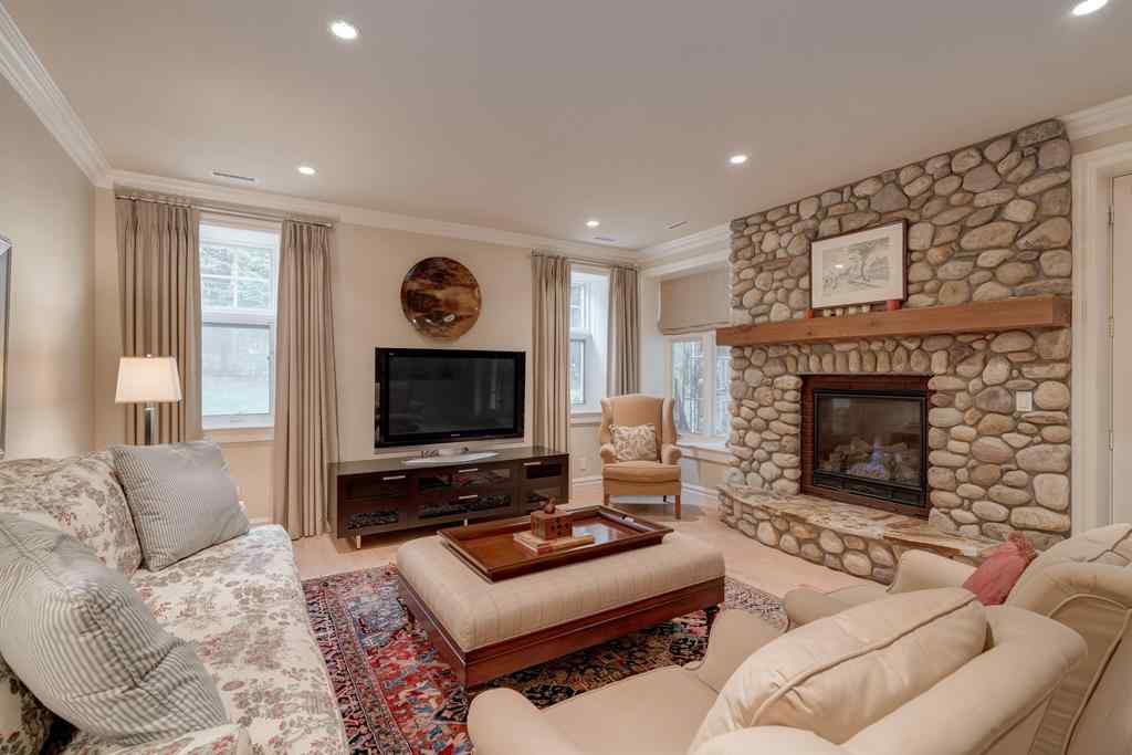 MLS® A2218696 - 107 Lougheed Circle  in NONE Banff, Residential