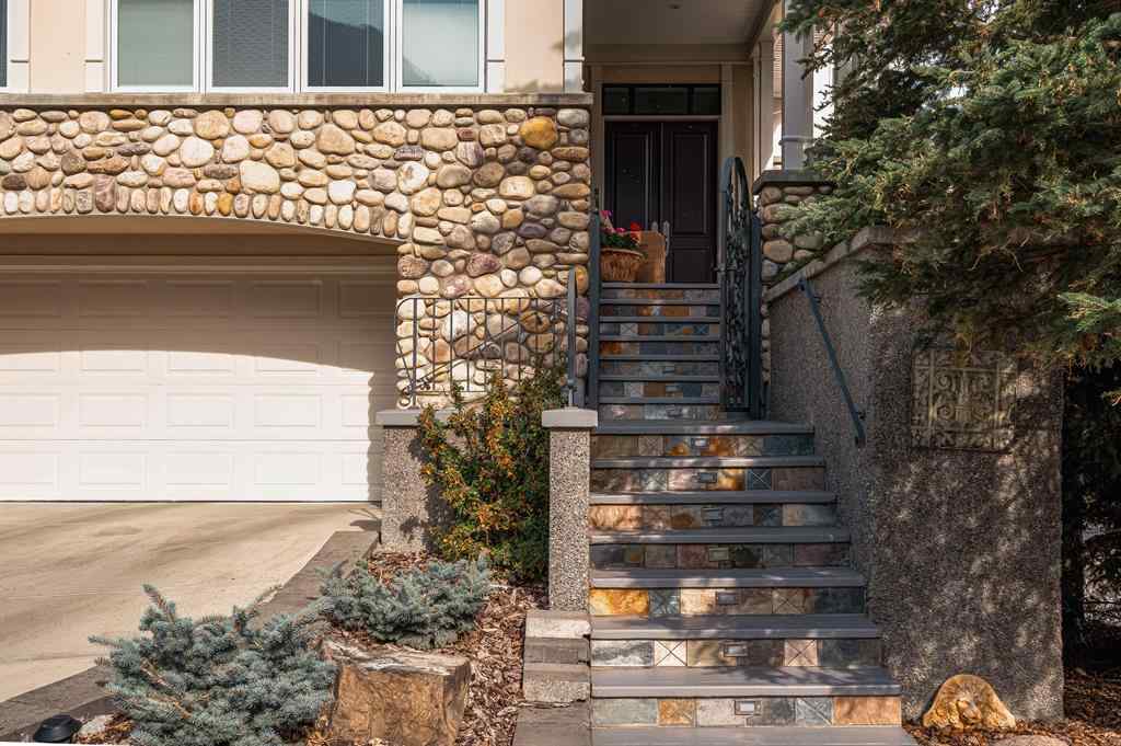 MLS® A2218696 - 107 Lougheed Circle  in NONE Banff, Residential