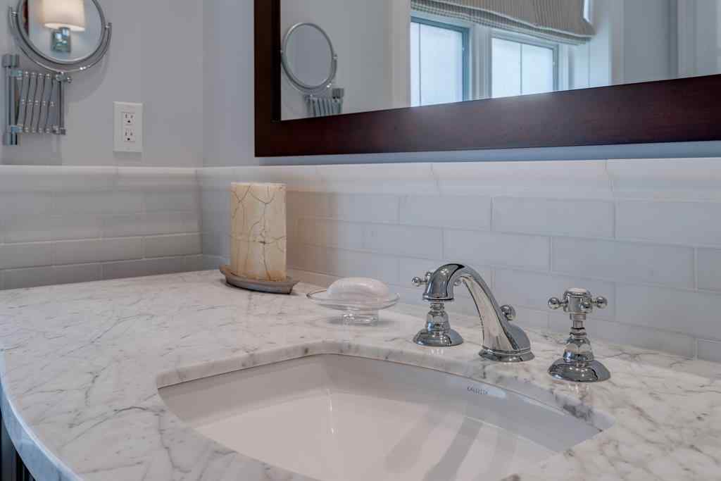 MLS® A2218696 - 107 Lougheed Circle  in NONE Banff, Residential