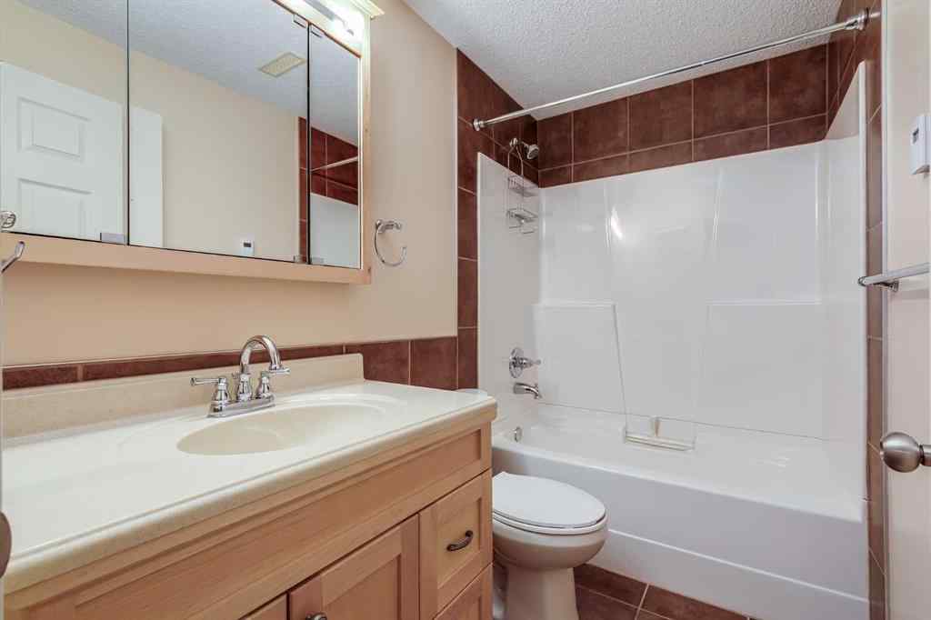 MLS® A2218698 - 1046 Channelside Way SW in Canals Airdrie, Residential