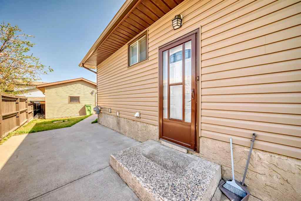 MLS® A2218756 - 3416 60 Street NE in Temple Calgary, Residential