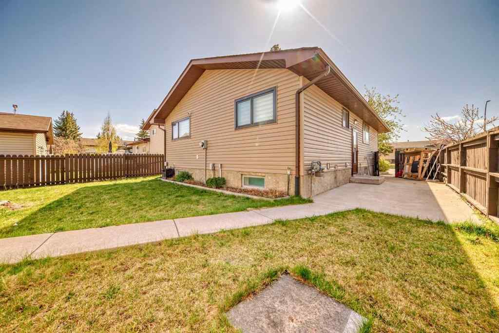 MLS® A2218756 - 3416 60 Street NE in Temple Calgary, Residential