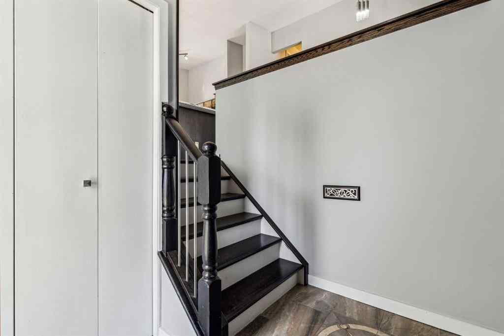MLS® A2218766 - 72 Hawkley Valley Road NW in Hawkwood Calgary, Residential