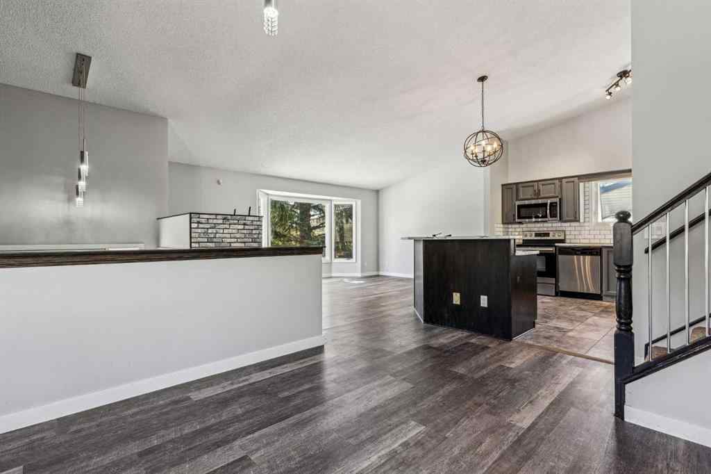 MLS® A2218766 - 72 Hawkley Valley Road NW in Hawkwood Calgary, Residential