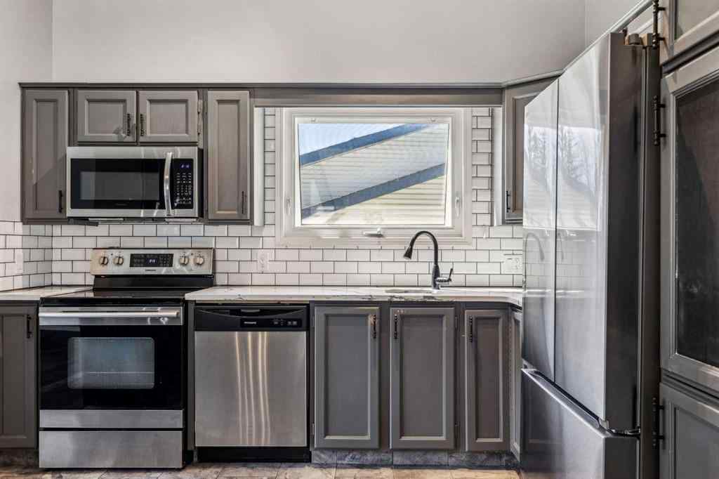 MLS® A2218766 - 72 Hawkley Valley Road NW in Hawkwood Calgary, Residential