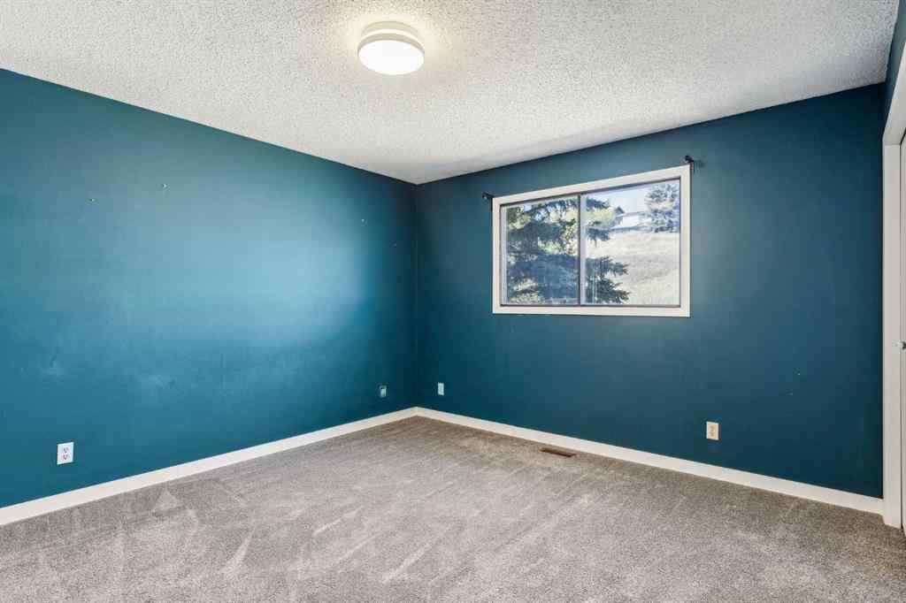 MLS® A2218766 - 72 Hawkley Valley Road NW in Hawkwood Calgary, Residential