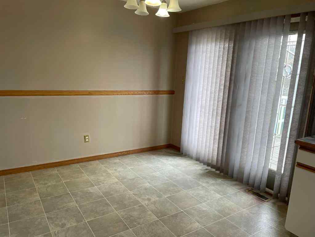 MLS® A2218793 - 11211 109 Avenue Close   in NONE Fairview, Residential