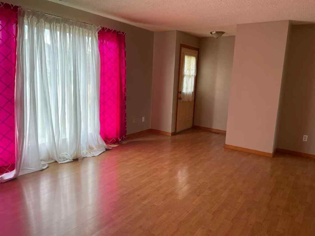 MLS® A2218793 - 11211 109 Avenue Close   in NONE Fairview, Residential