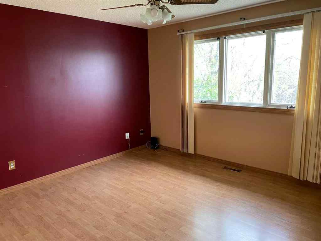 MLS® A2218793 - 11211 109 Avenue Close   in NONE Fairview, Residential