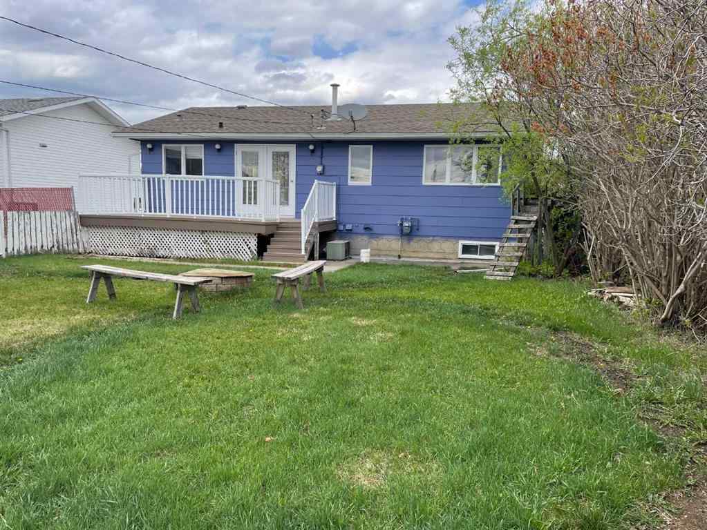 MLS® A2218793 - 11211 109 Avenue Close   in NONE Fairview, Residential