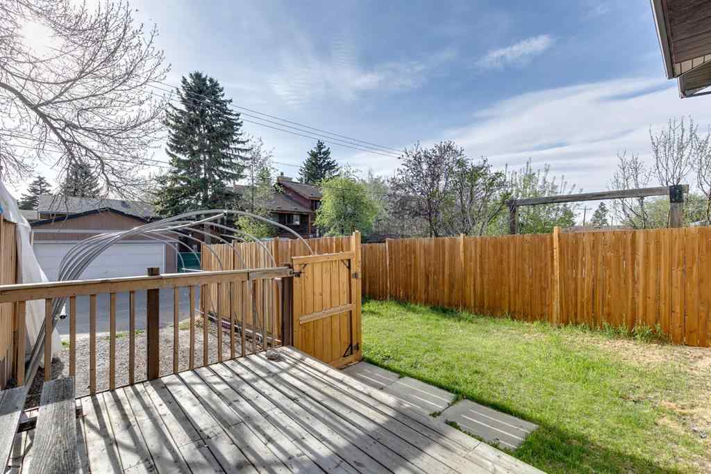 MLS® A2218870 - 140 Templehill Drive NE in Temple Calgary, Residential