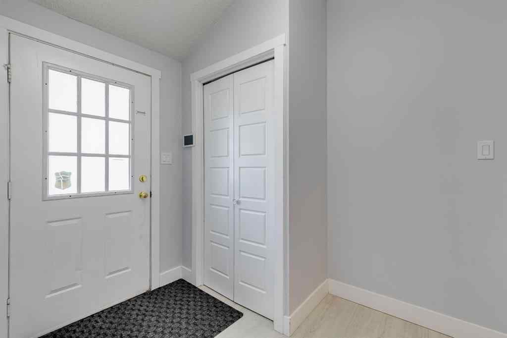 MLS® A2218870 - 140 Templehill Drive NE in Temple Calgary, Residential