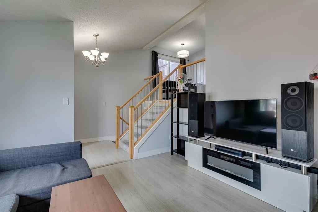 MLS® A2218870 - 140 Templehill Drive NE in Temple Calgary, Residential