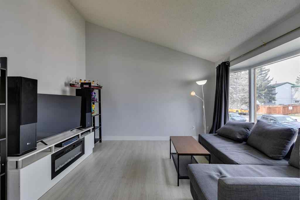 MLS® A2218870 - 140 Templehill Drive NE in Temple Calgary, Residential