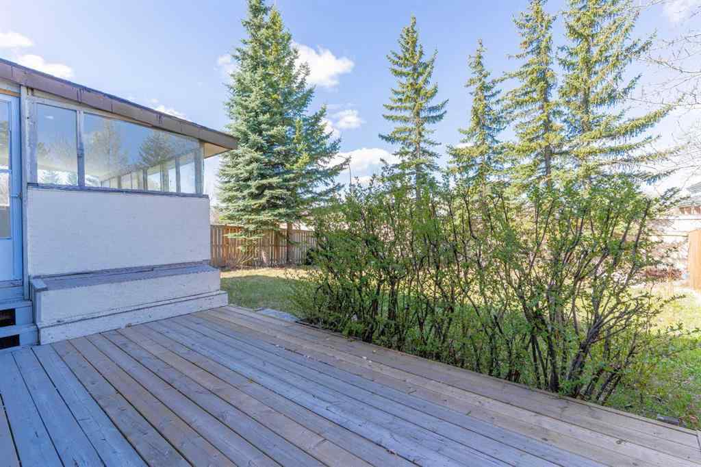 MLS® A2218952 - 266 Edgepark Way NW in Edgemont Calgary, Residential