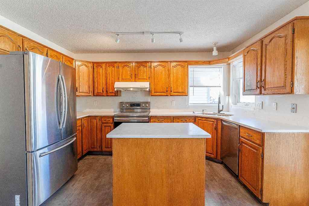 MLS® A2218952 - 266 Edgepark Way NW in Edgemont Calgary, Residential