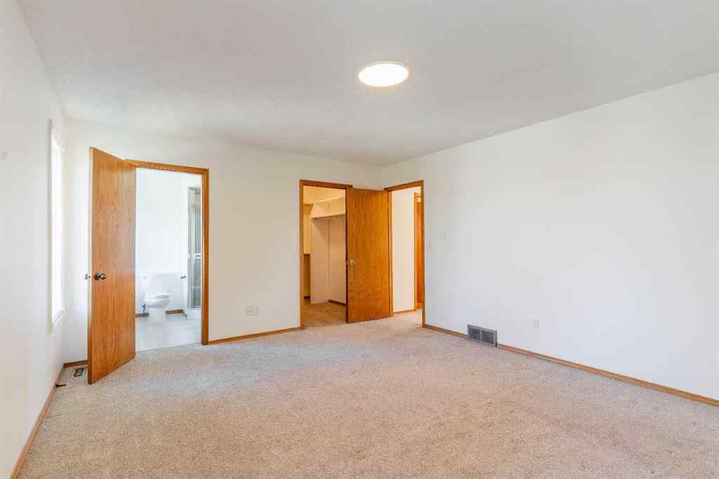 MLS® A2218952 - 266 Edgepark Way NW in Edgemont Calgary, Residential