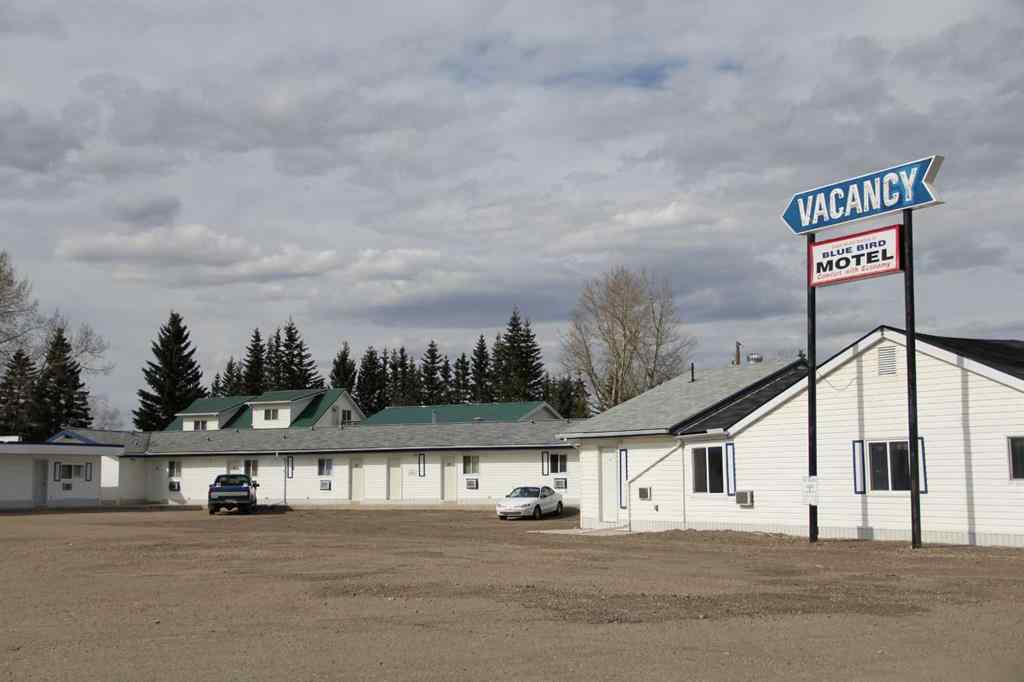 MLS® A2218980 - 4001 48 Avenue  in Southeast Innisfail Innisfail, Commercial