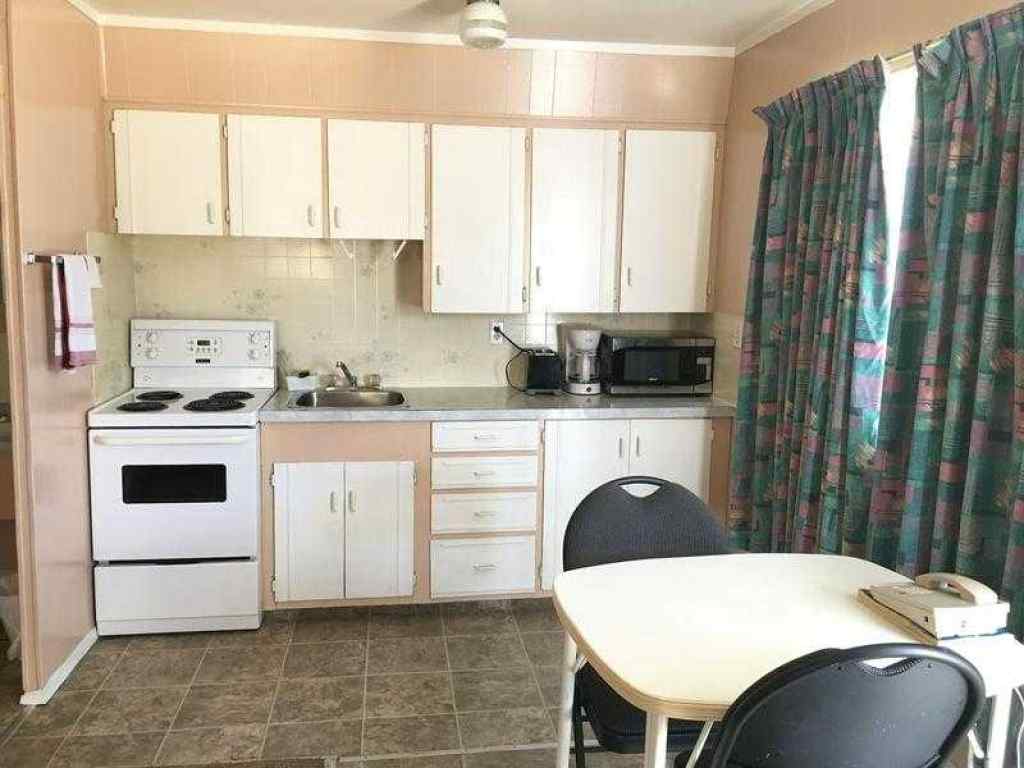 MLS® A2218980 - 4001 48 Avenue  in Southeast Innisfail Innisfail, Commercial