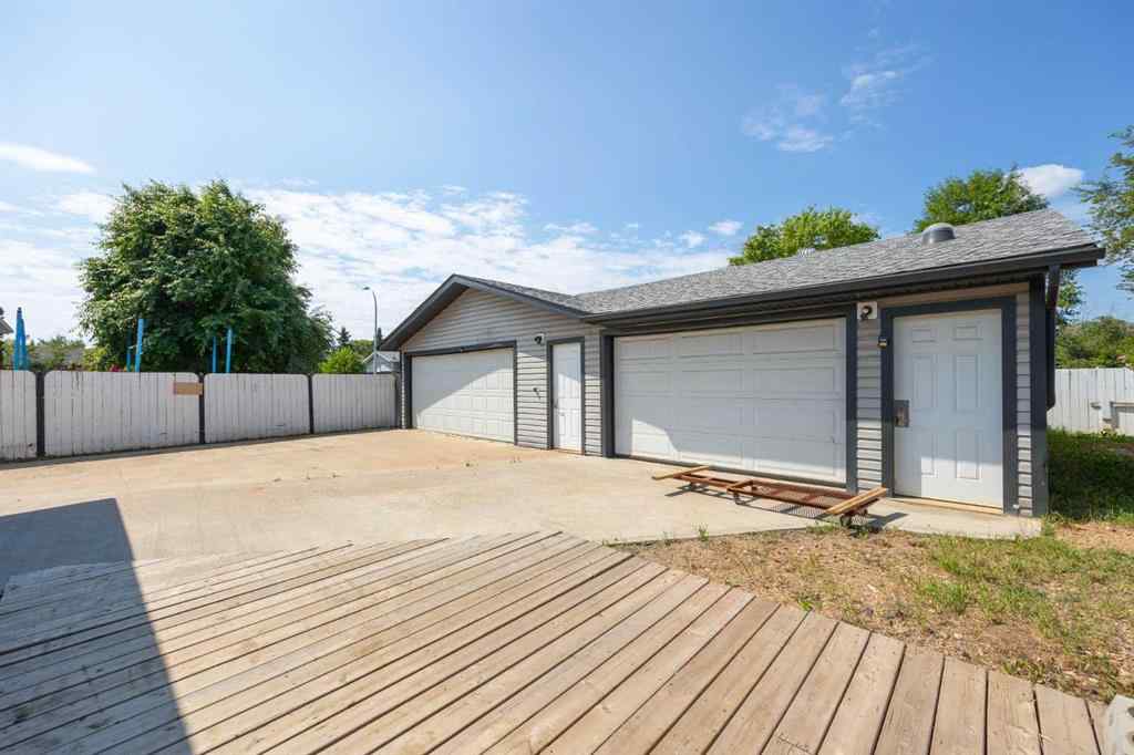 MLS® A2218984 - 577 Beacon Hill Drive  in Beacon Hill Fort McMurray, Residential