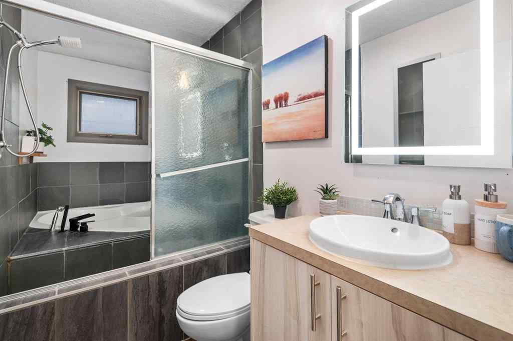 MLS® A2219124 - 4504 14 Street NW in North Haven Calgary, Residential
