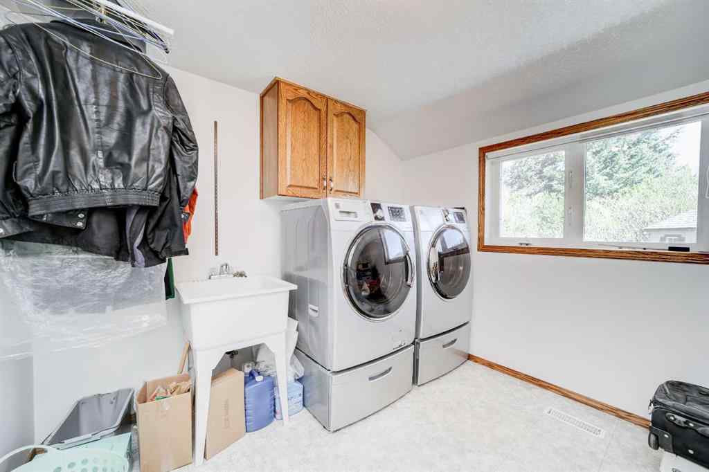 MLS® A2219297 - 217 Falcon Ridge Way  in  Rural Lethbridge County, Residential