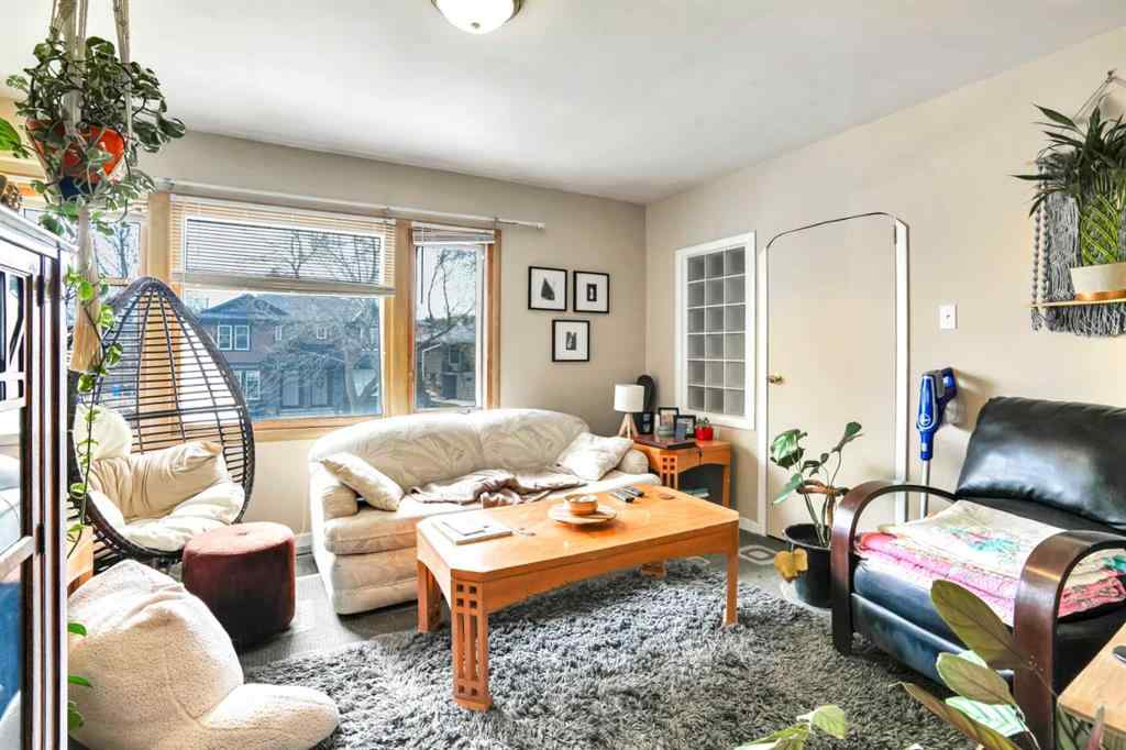 MLS® A2219374 - 112 29 Avenue NW in Tuxedo Park Calgary, Multi-Family