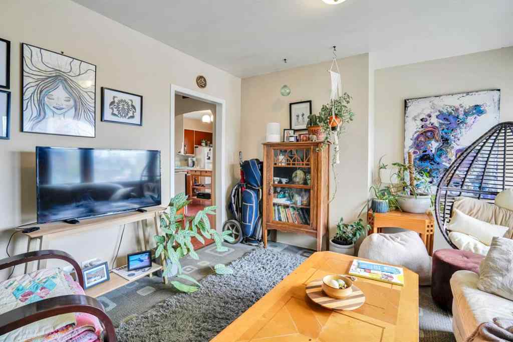 MLS® A2219374 - 112 29 Avenue NW in Tuxedo Park Calgary, Multi-Family