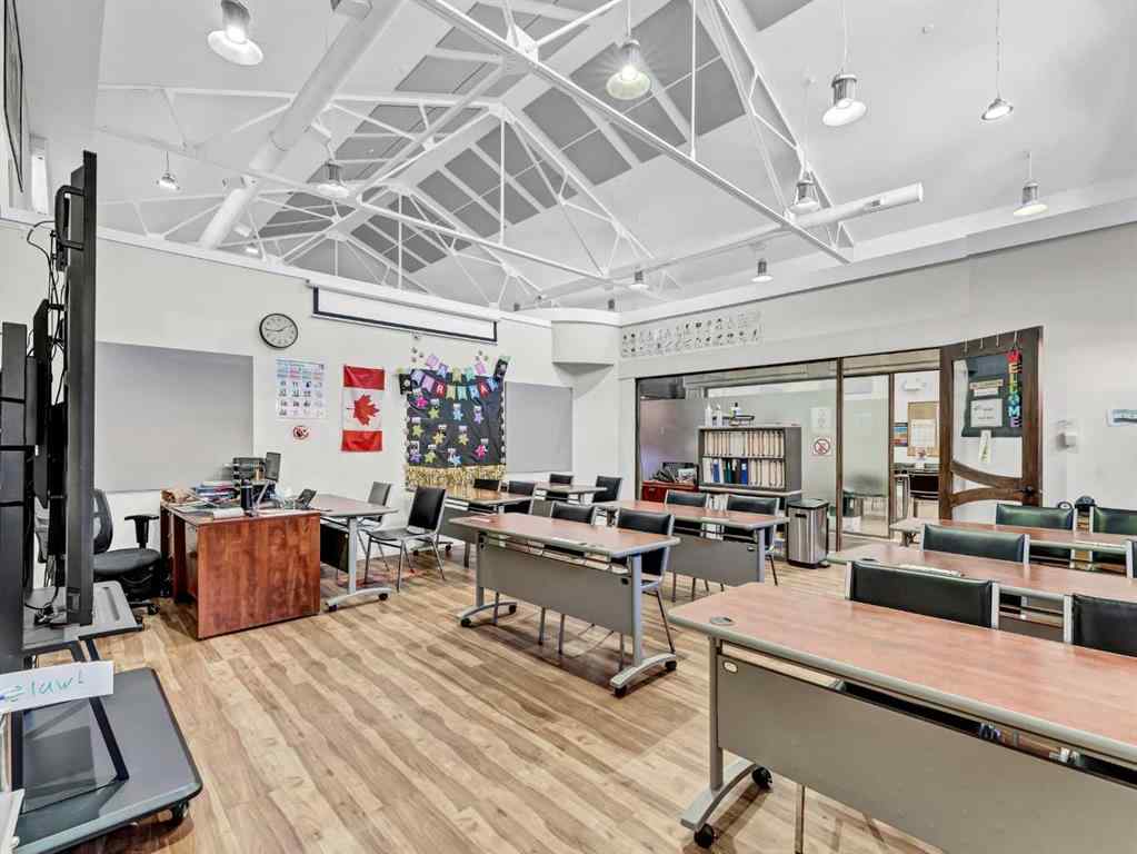 MLS® A2219415 - 645 3 Street SE in SE Hill Medicine Hat, Commercial