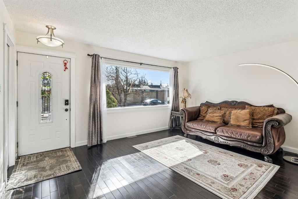 MLS® A2219482 - 4224 Worcester Drive SW in Wildwood Calgary, Residential