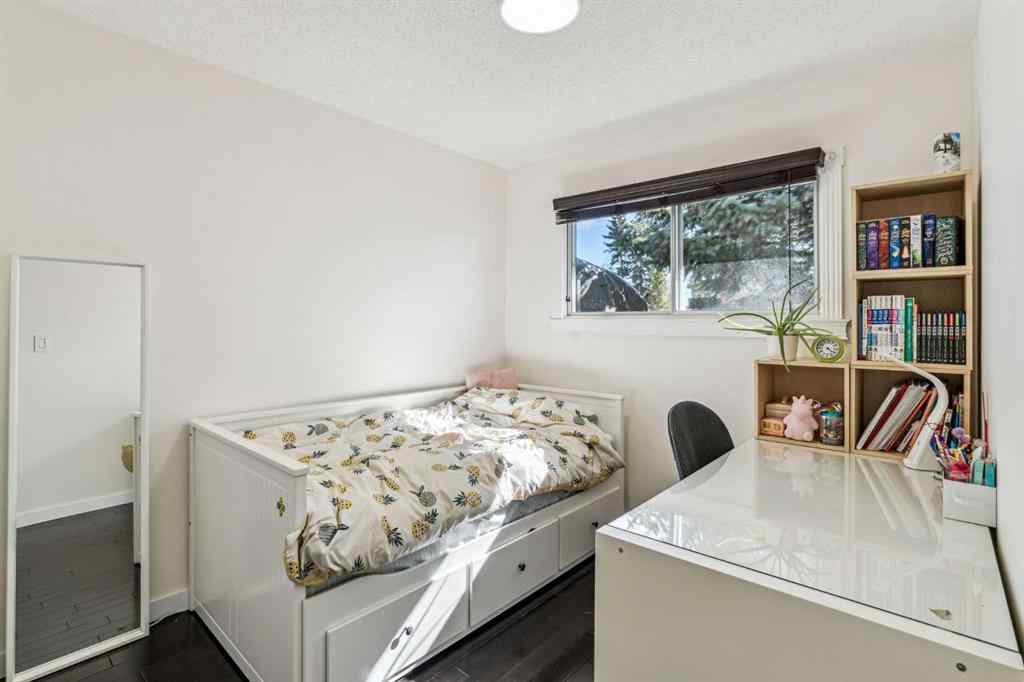 MLS® A2219482 - 4224 Worcester Drive SW in Wildwood Calgary, Residential