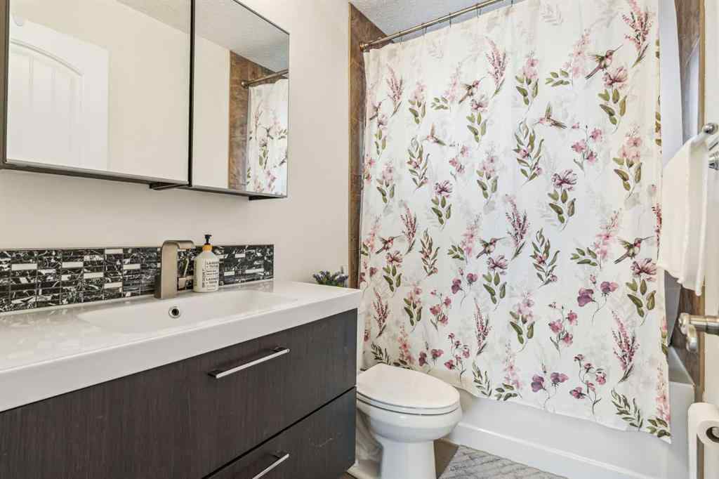 MLS® A2219482 - 4224 Worcester Drive SW in Wildwood Calgary, Residential