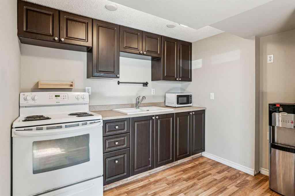 MLS® A2219482 - 4224 Worcester Drive SW in Wildwood Calgary, Residential