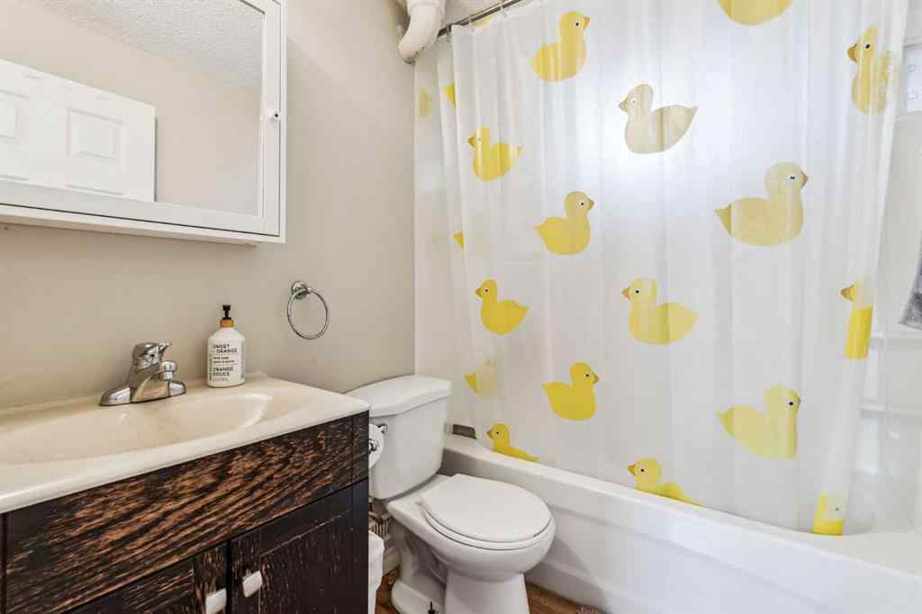 MLS® A2219482 - 4224 Worcester Drive SW in Wildwood Calgary, Residential