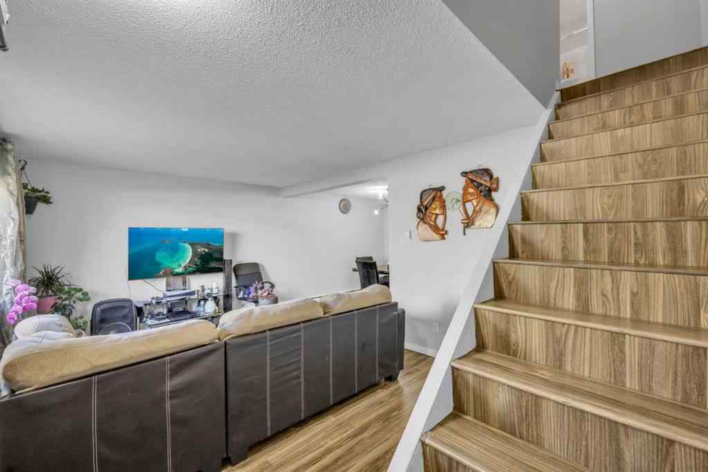 MLS® A2219517 - Unit #137 3809 45 Street SW in Glenbrook Calgary, Residential