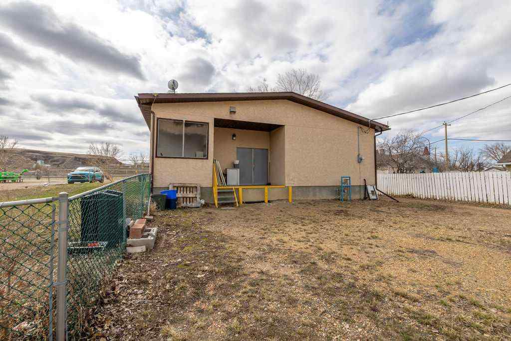 MLS® A2219581 - 32 2 Avenue S in Rosedale Drumheller, Commercial