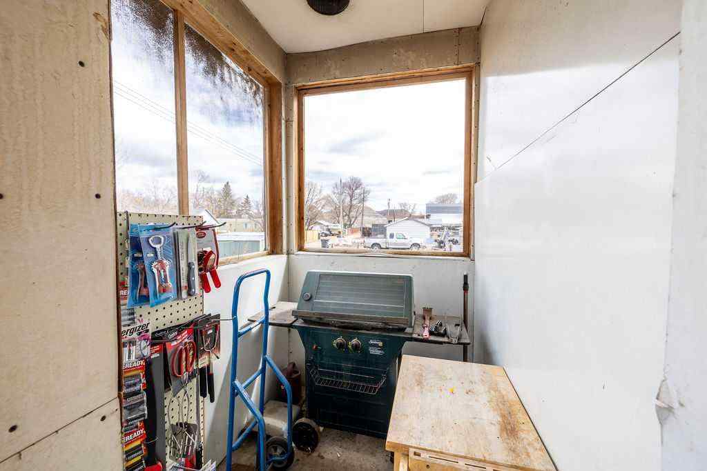 MLS® A2219581 - 32 2 Avenue S in Rosedale Drumheller, Commercial