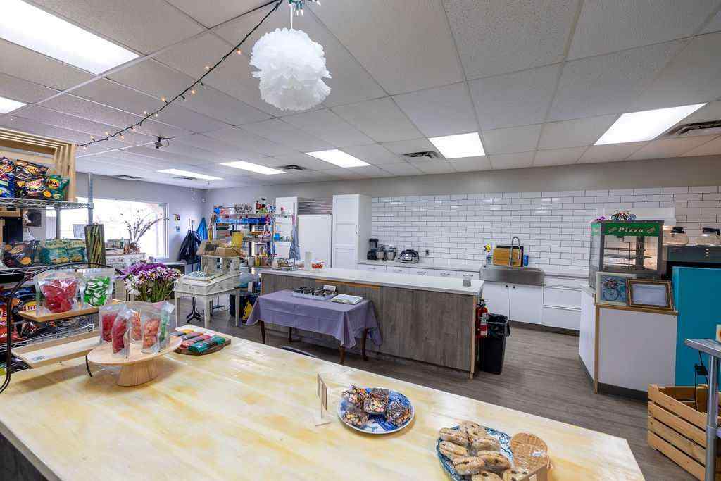 MLS® A2219581 - 32 2 Avenue S in Rosedale Drumheller, Commercial