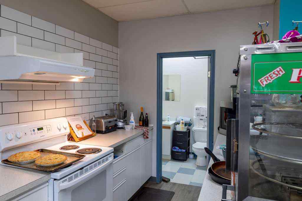 MLS® A2219581 - 32 2 Avenue S in Rosedale Drumheller, Commercial