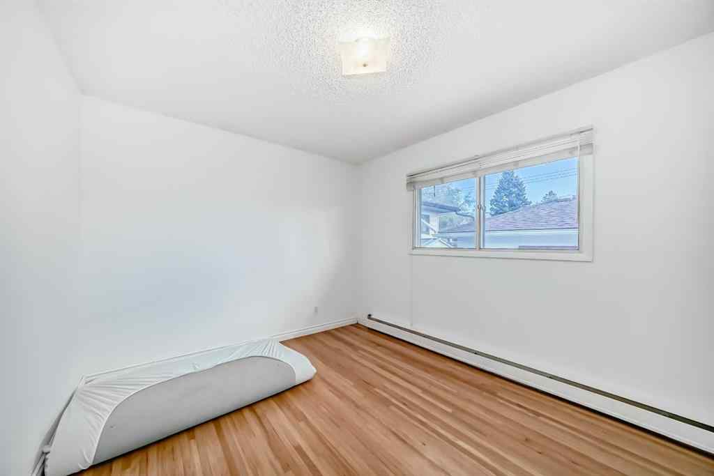 MLS® A2219609 - 708 75 Avenue SW in Kingsland Calgary, Commercial