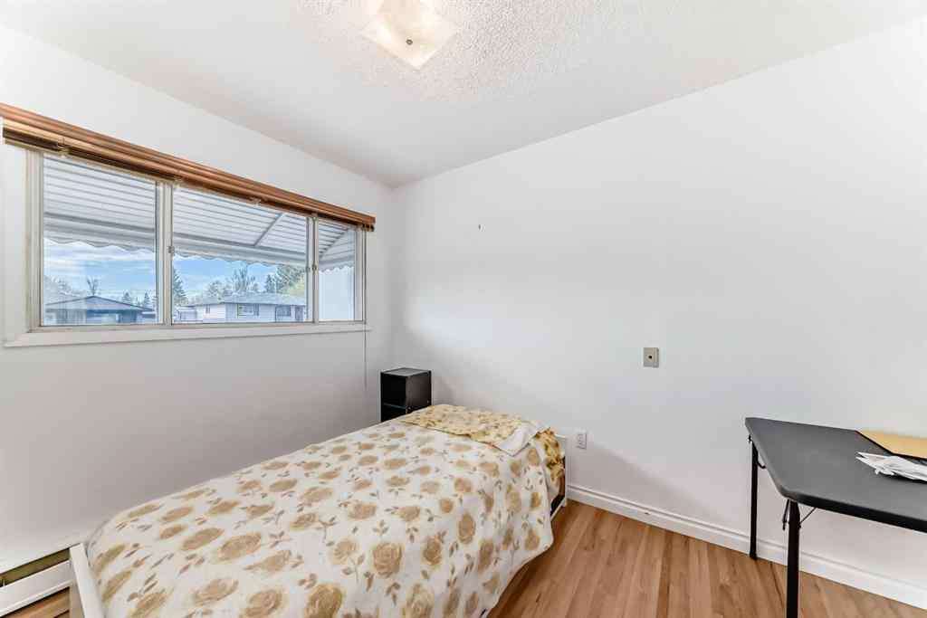 MLS® A2219609 - 708 75 Avenue SW in Kingsland Calgary, Commercial