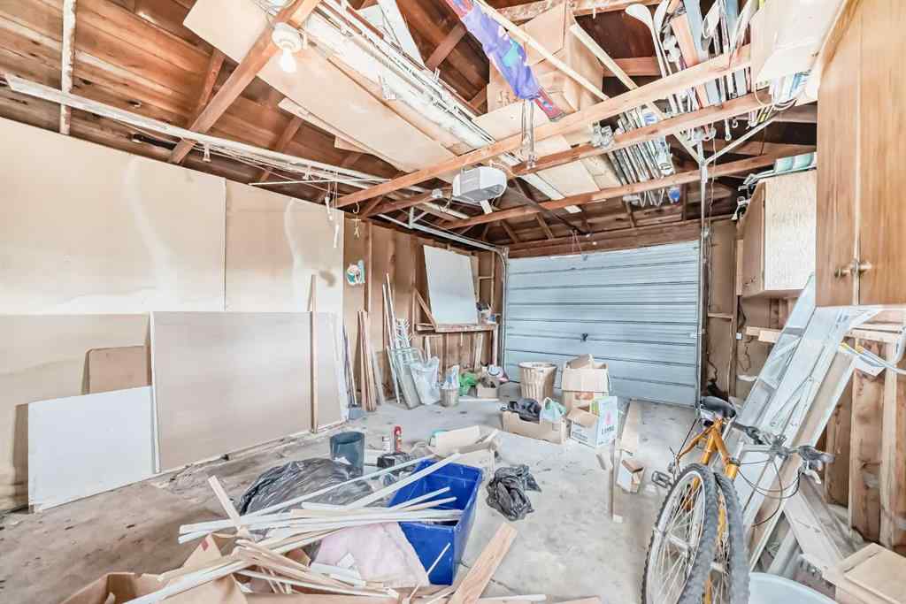 MLS® A2219609 - 708 75 Avenue SW in Kingsland Calgary, Commercial