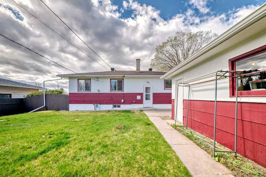 MLS® A2219609 - 708 75 Avenue SW in Kingsland Calgary, Commercial
