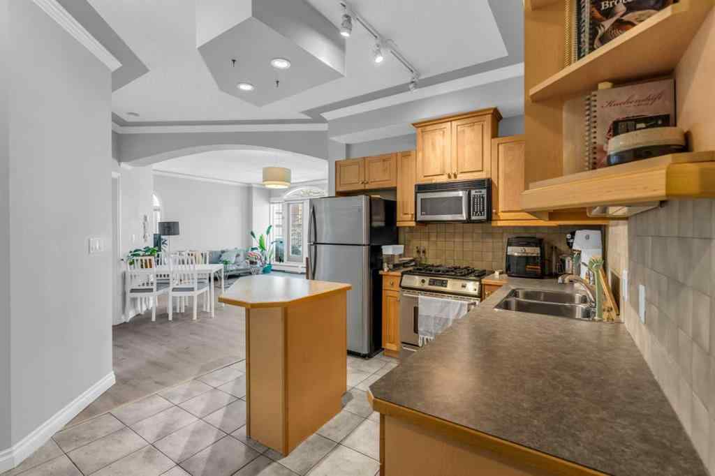 MLS® A2219652 - Unit #303 1315 12 Avenue SW in Beltline Calgary, Residential