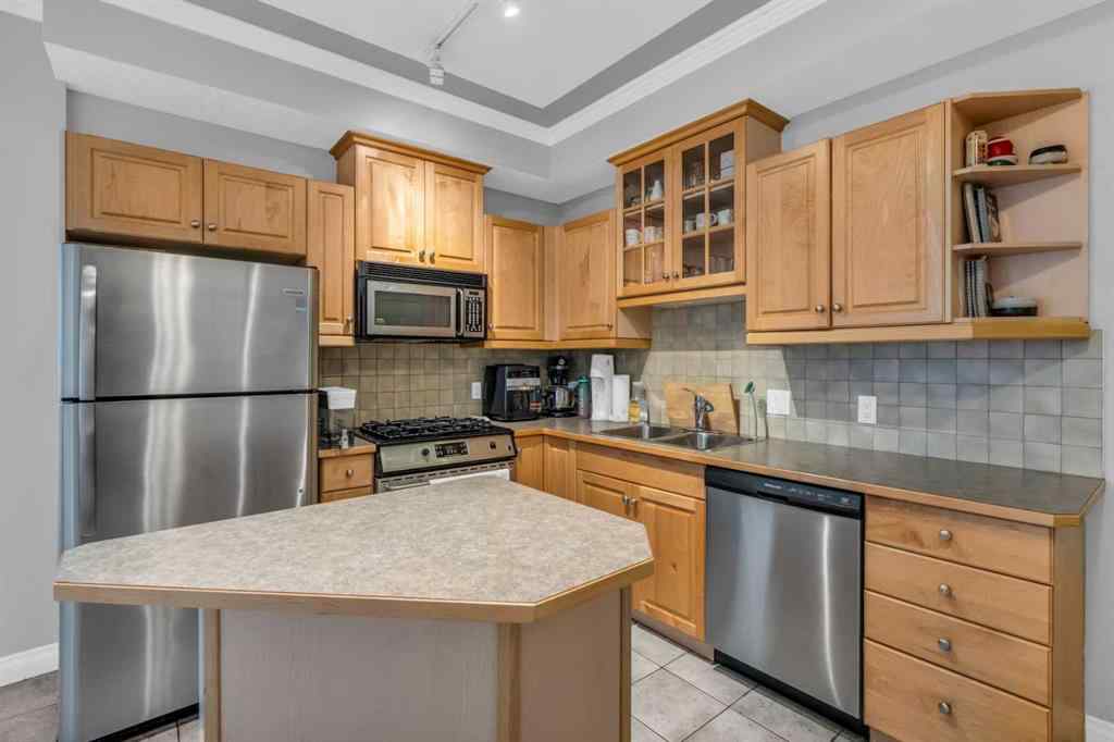 MLS® A2219652 - Unit #303 1315 12 Avenue SW in Beltline Calgary, Residential