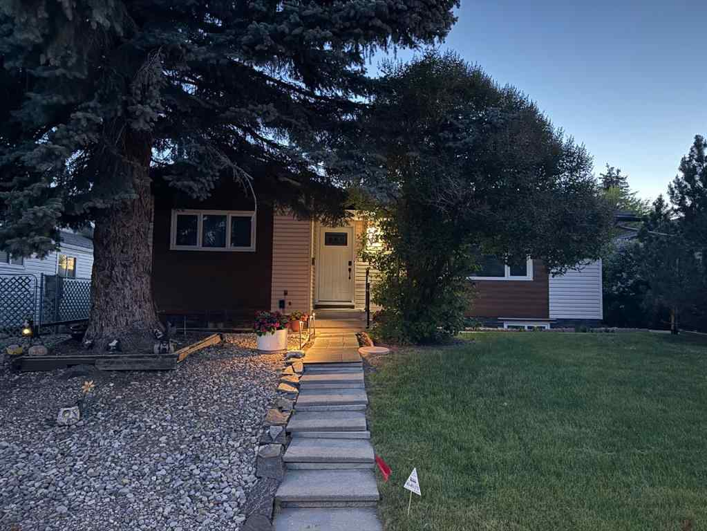 MLS® A2219660 - 8031 Huntwick Hill NE in Huntington Hills Calgary, Residential